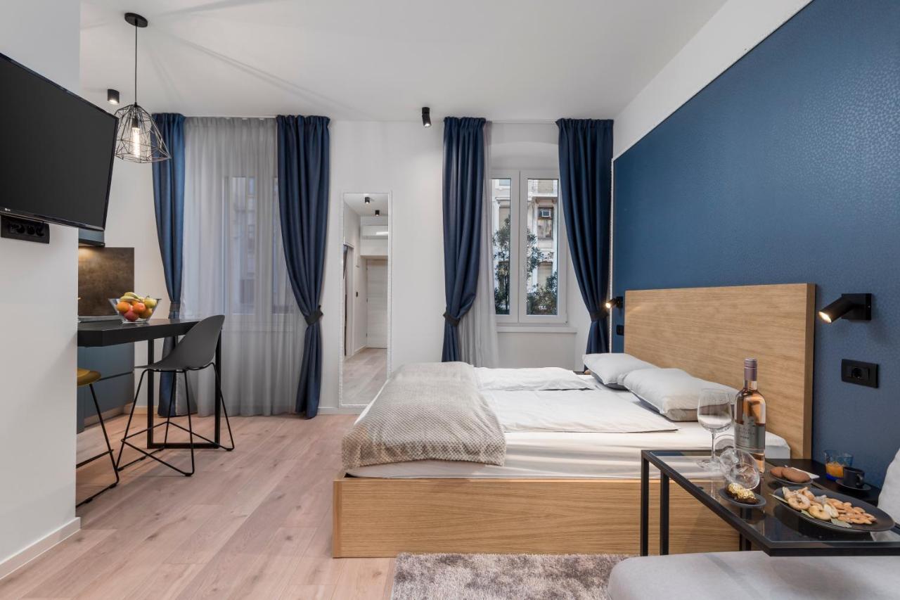 Deluxe Apartments "In The Center" Rijeka Exterior photo